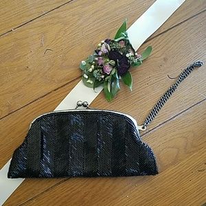 Small beaded clutch
